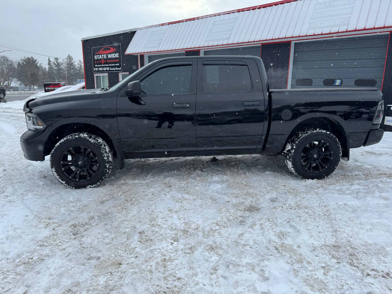 RAM 1500 4WD Crew Cab 140.5" Tradesman 2013