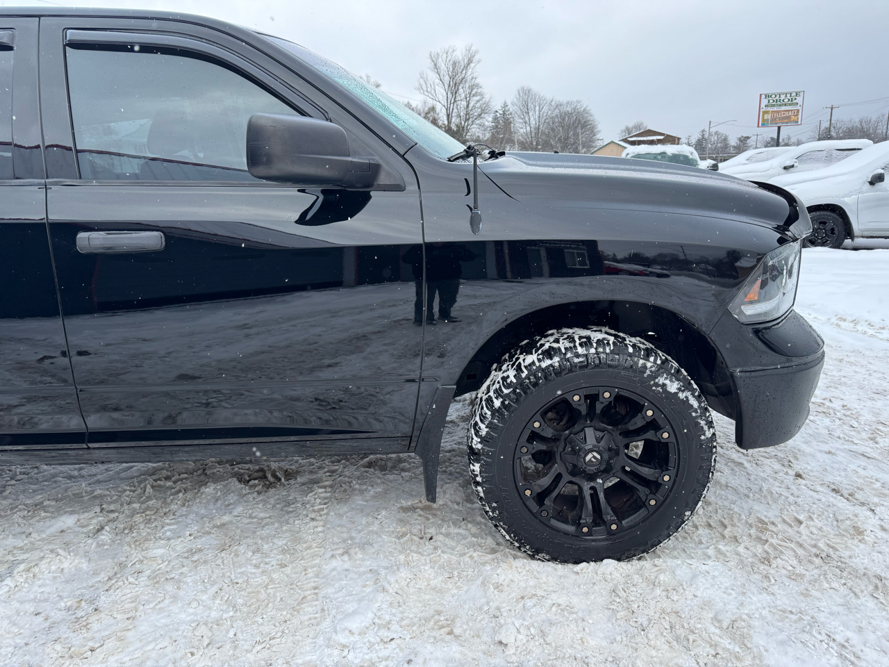 RAM 1500 4WD Crew Cab 140.5" Tradesman 2013