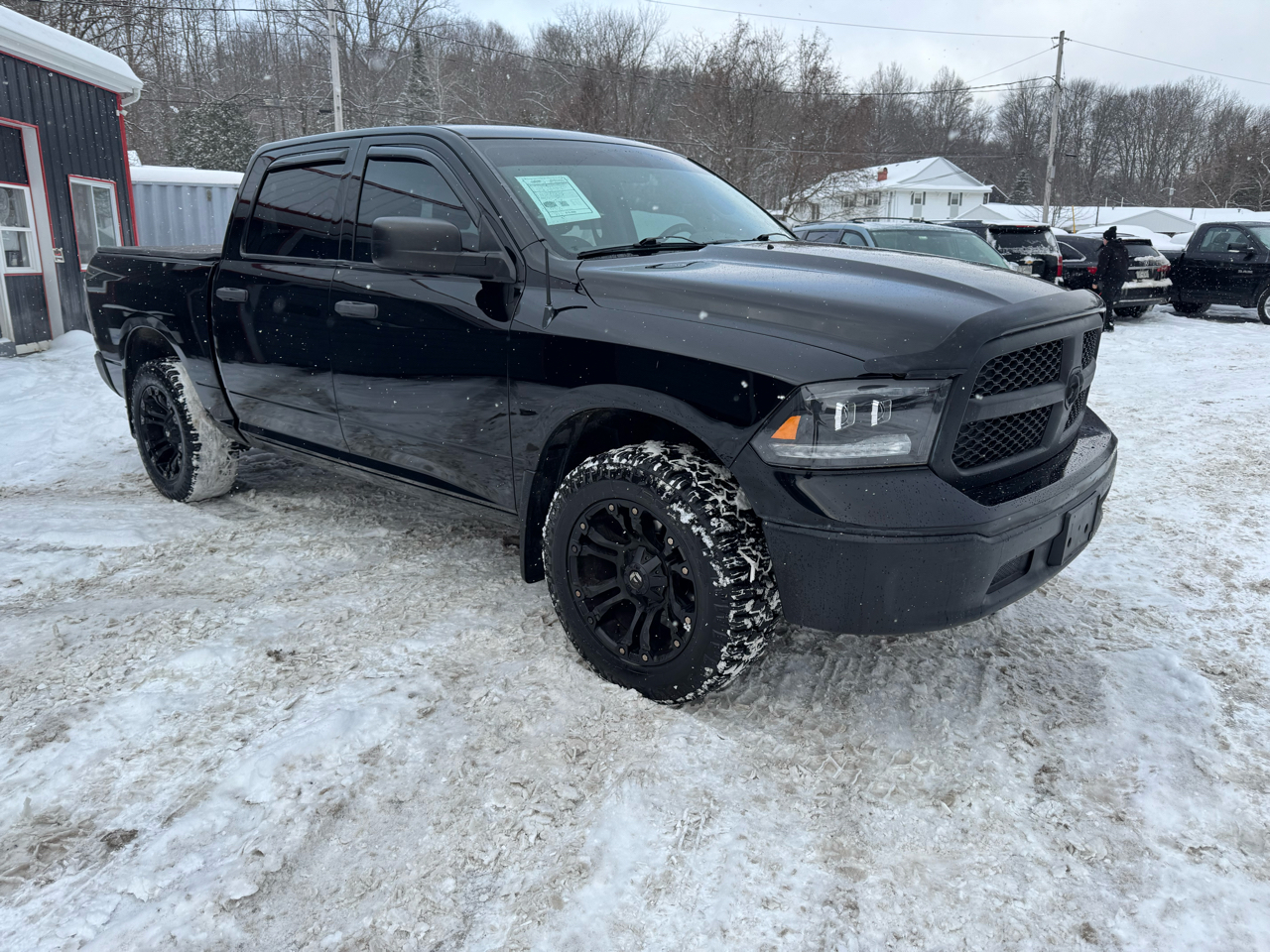 RAM 1500 4WD Crew Cab 140.5" Tradesman 2013