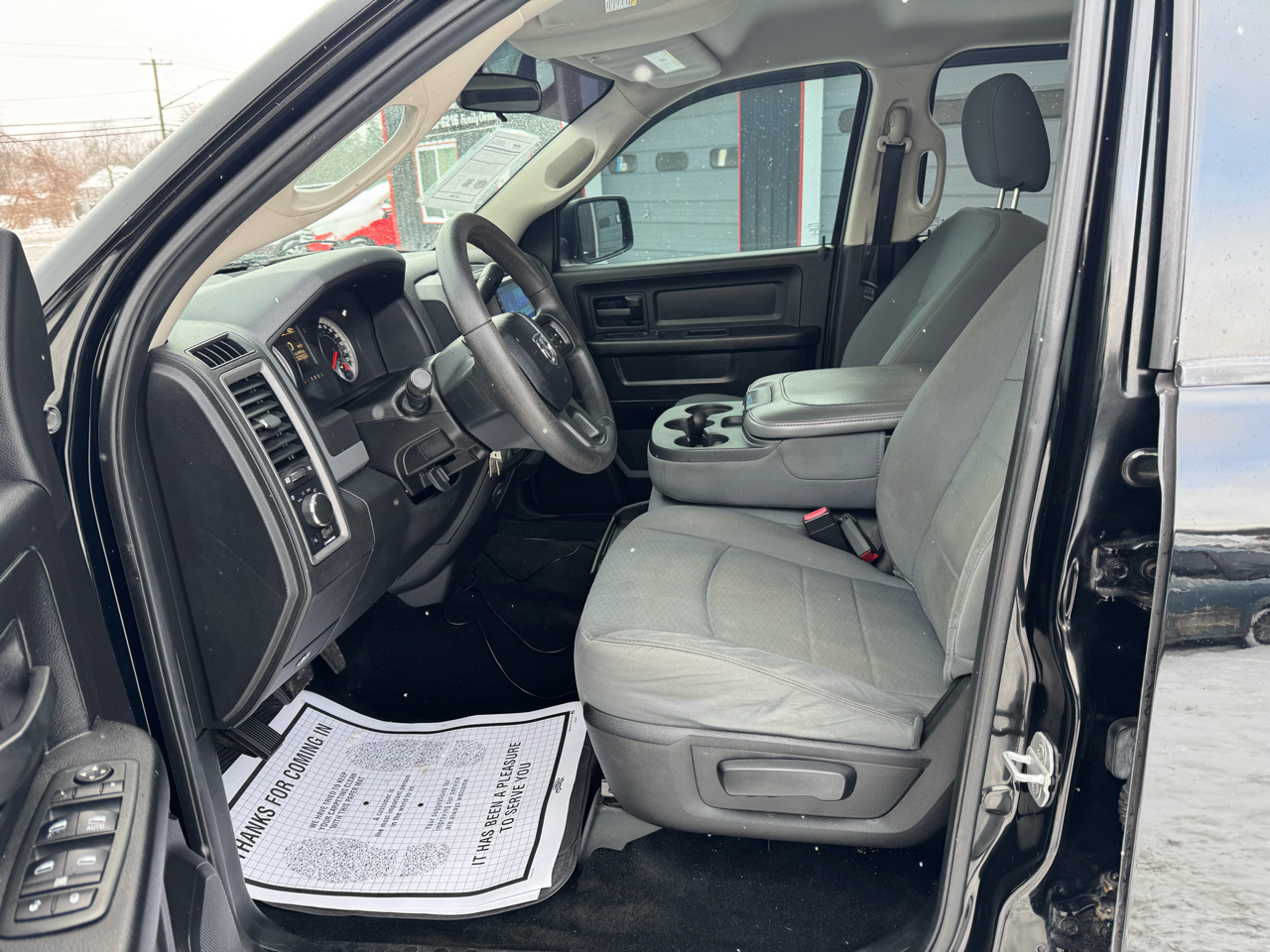 RAM 1500 4WD Crew Cab 140.5" Tradesman 2013