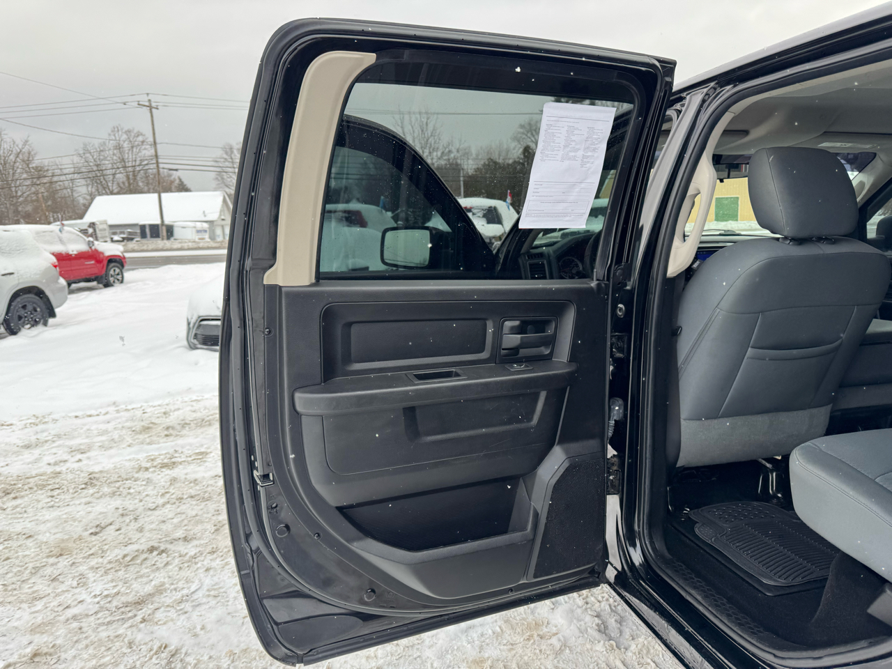 RAM 1500 4WD Crew Cab 140.5" Tradesman 2013