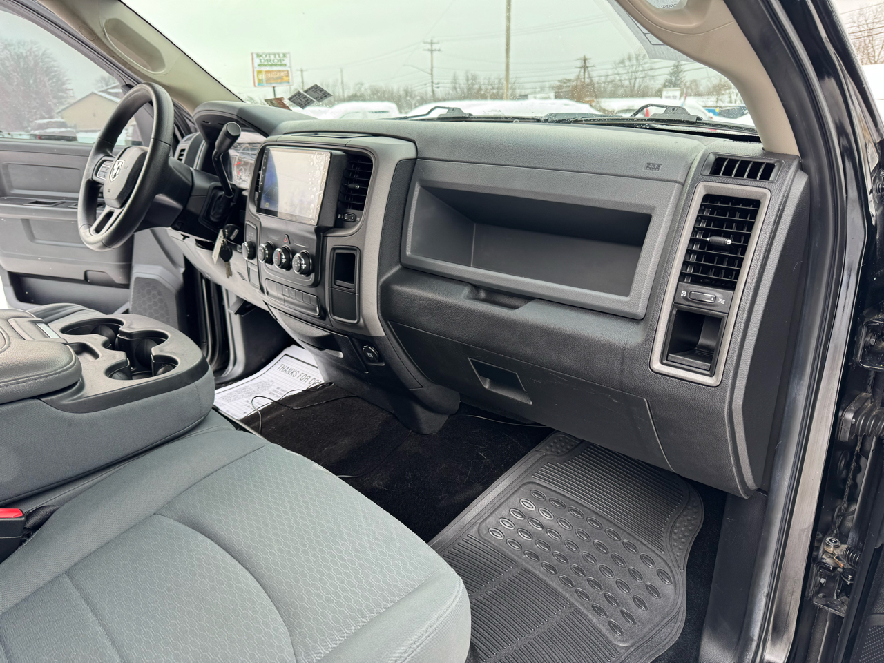 RAM 1500 4WD Crew Cab 140.5" Tradesman 2013