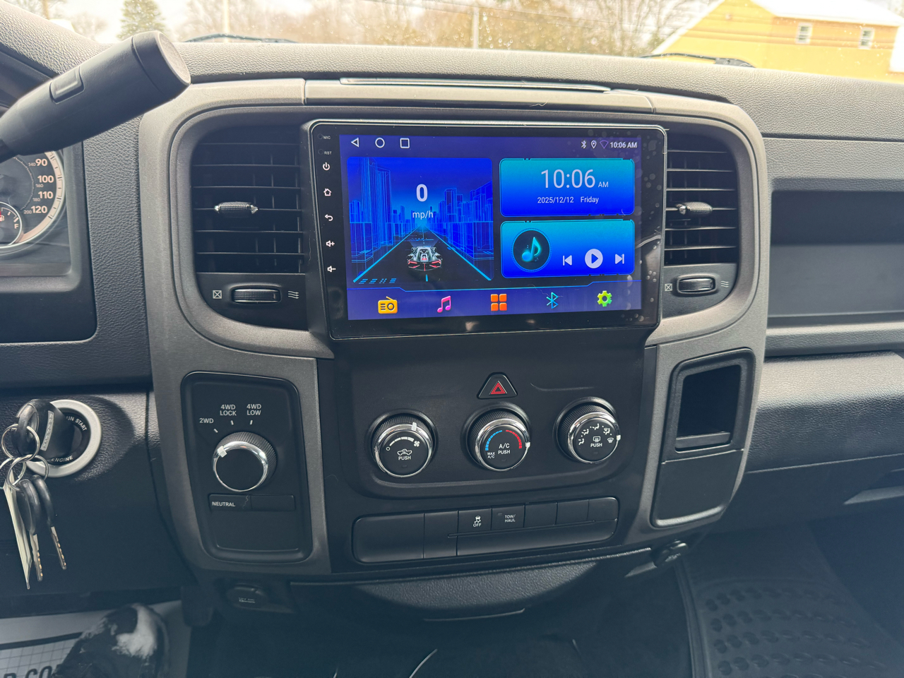 RAM 1500 4WD Crew Cab 140.5" Tradesman 2013