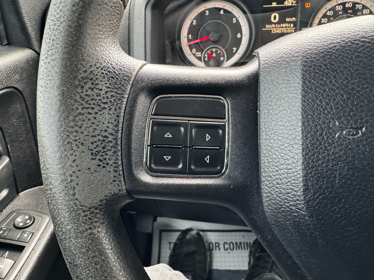 RAM 1500 4WD Crew Cab 140.5" Tradesman 2013