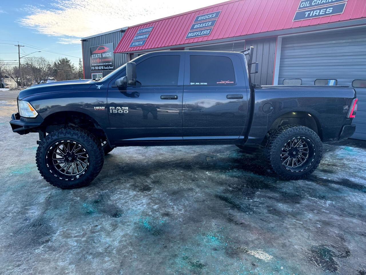 RAM 1500 4WD Crew Cab 140.5" Express 2014
