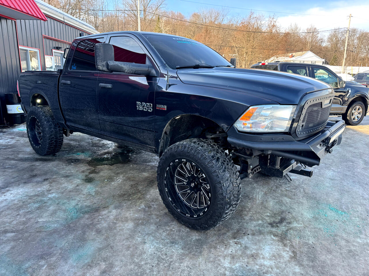 RAM 1500 4WD Crew Cab 140.5" Express 2014