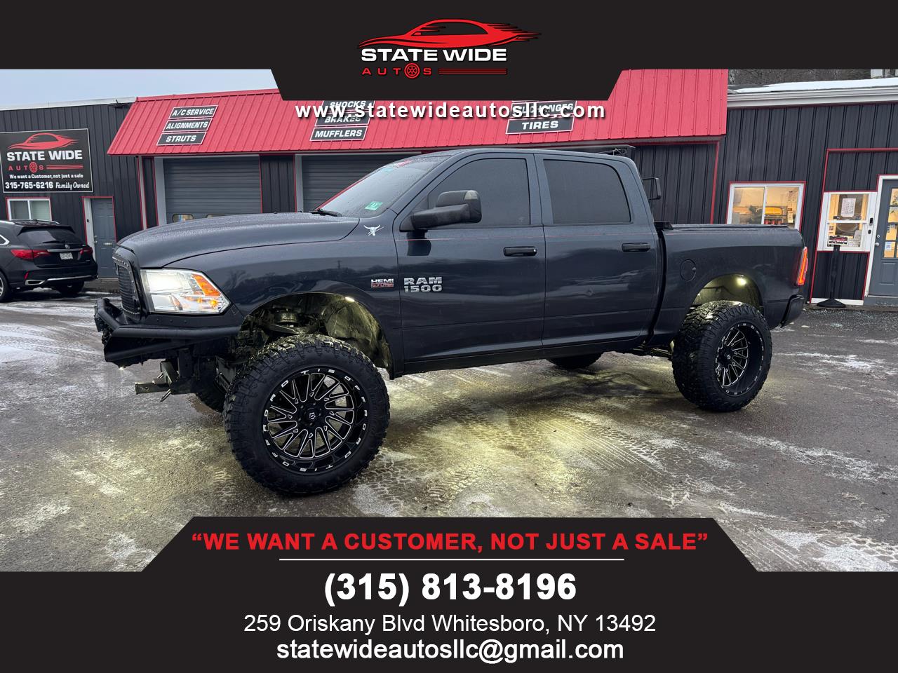 2014 RAM 1500 4WD Crew Cab 140.5" Express