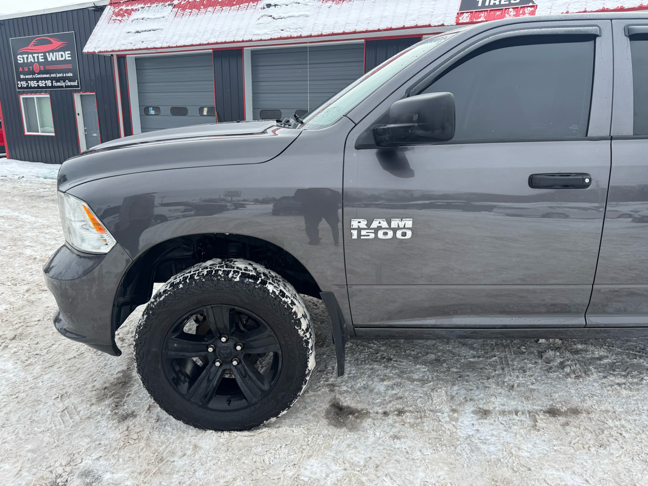 RAM 1500 Tradesman Quad Cab 4WD 2017
