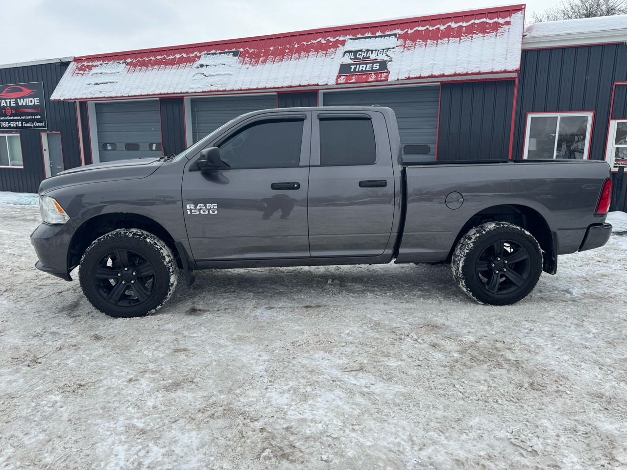 RAM 1500 Tradesman Quad Cab 4WD 2017