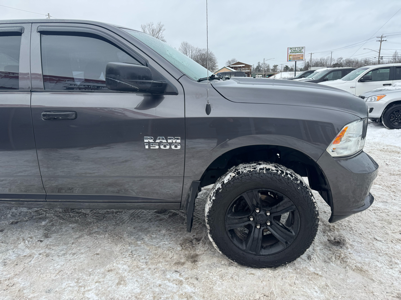 RAM 1500 Tradesman Quad Cab 4WD 2017