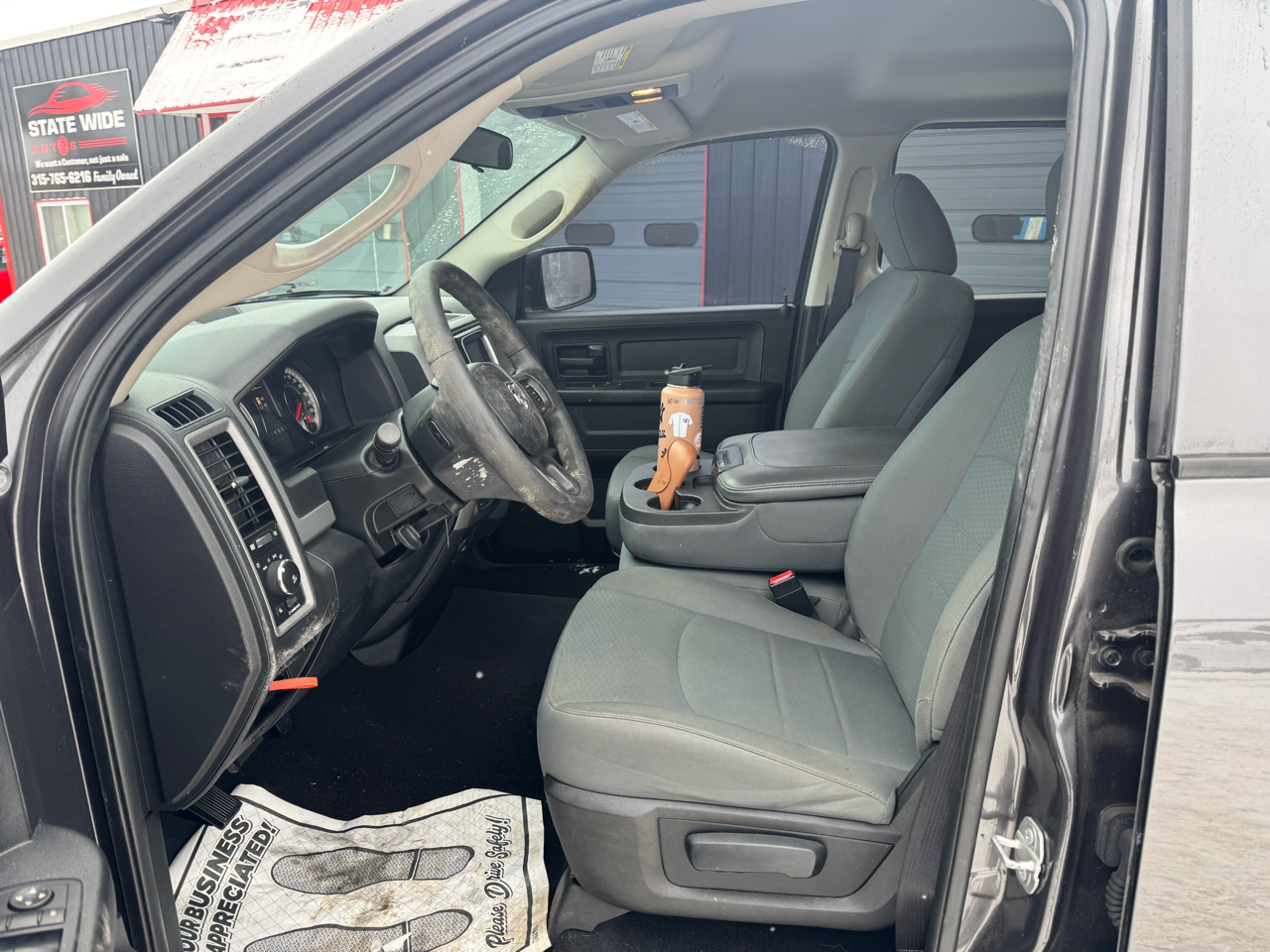 RAM 1500 Tradesman Quad Cab 4WD 2017