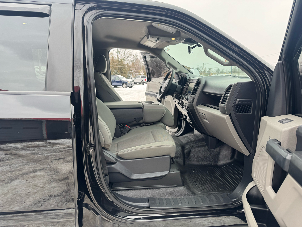 Ford Super Duty F-250 SRW XL 4WD Crew Cab 6.75' Box 2022