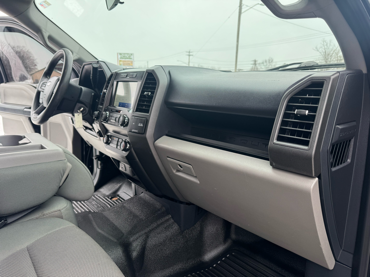 Ford Super Duty F-250 SRW XL 4WD Crew Cab 6.75' Box 2022