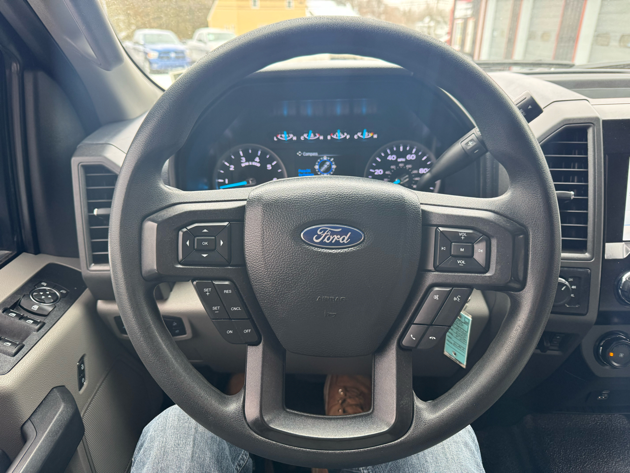 Ford Super Duty F-250 SRW XL 4WD Crew Cab 6.75' Box 2022