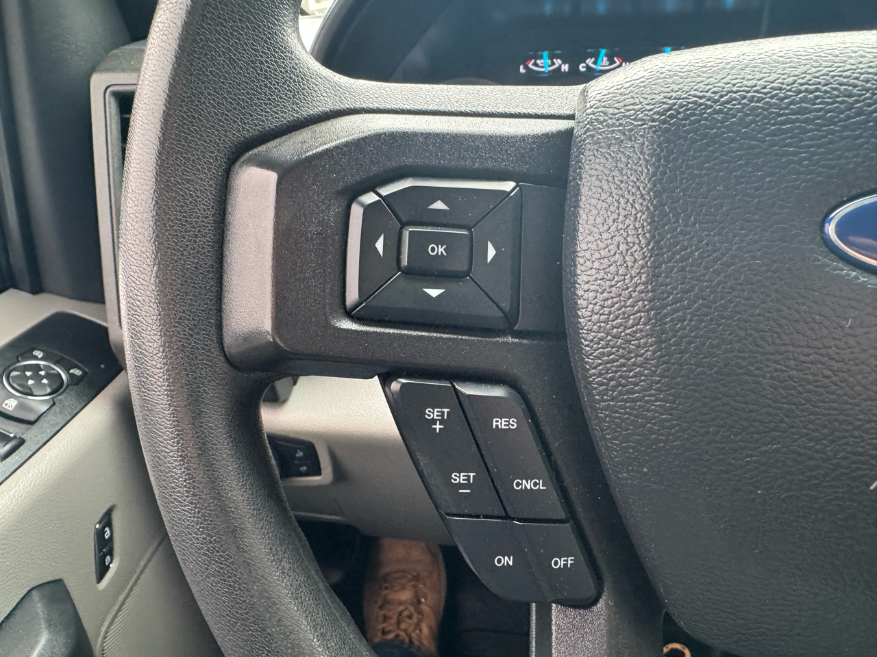 Ford Super Duty F-250 SRW XL 4WD Crew Cab 6.75' Box 2022