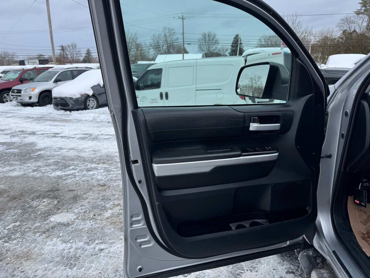 Toyota Tundra 4WD Truck Double Cab 5.7L V8 6-Spd AT LTD (Natl) 2014