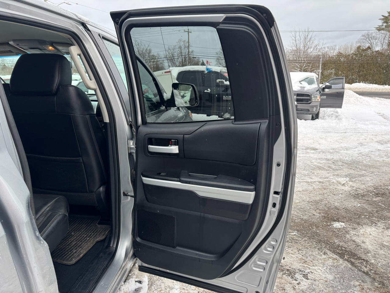 Toyota Tundra 4WD Truck Double Cab 5.7L V8 6-Spd AT LTD (Natl) 2014