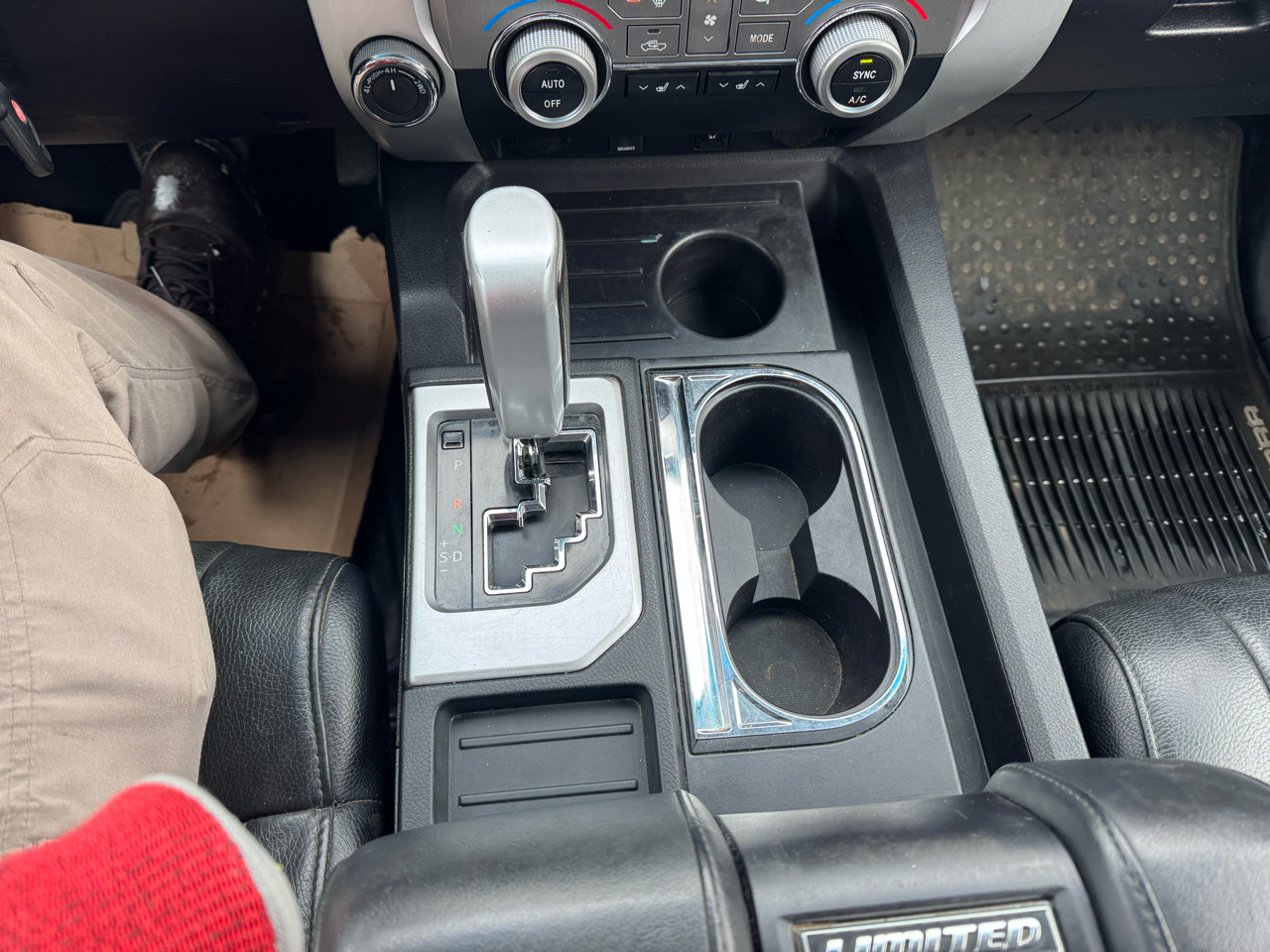 Toyota Tundra 4WD Truck Double Cab 5.7L V8 6-Spd AT LTD (Natl) 2014