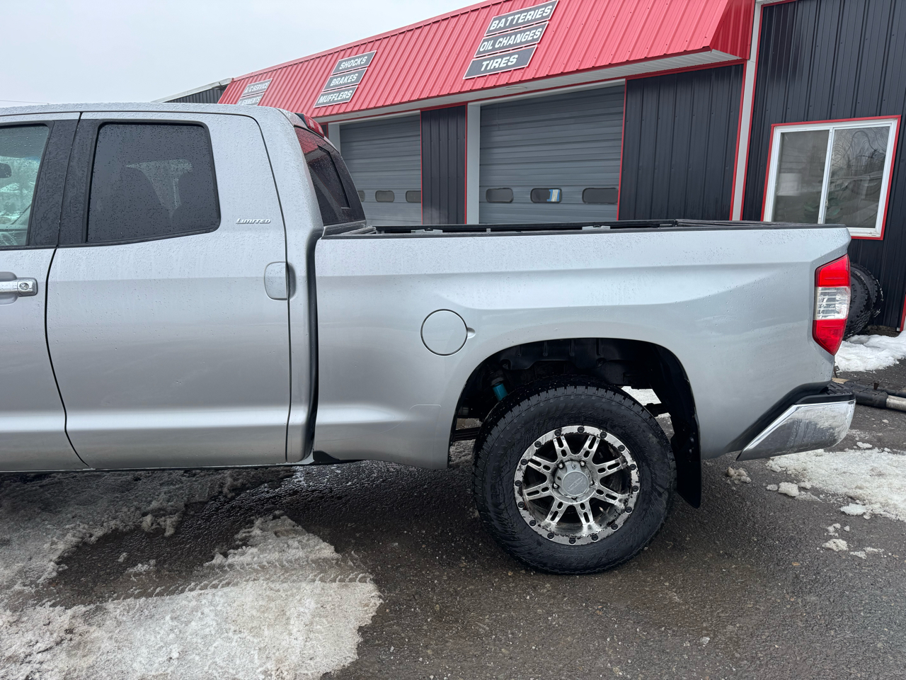Toyota Tundra 4WD Truck Double Cab 5.7L V8 6-Spd AT LTD (Natl) 2014