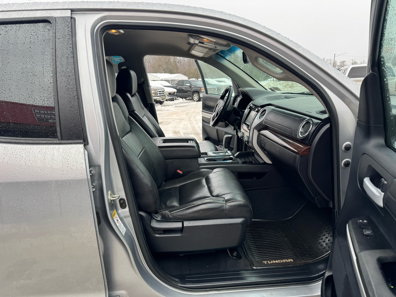 Toyota Tundra 4WD Truck Double Cab 5.7L V8 6-Spd AT LTD (Natl) 2014