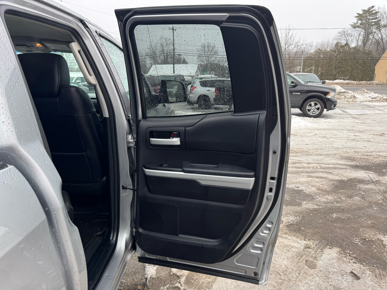 Toyota Tundra 4WD Truck Double Cab 5.7L V8 6-Spd AT LTD (Natl) 2014