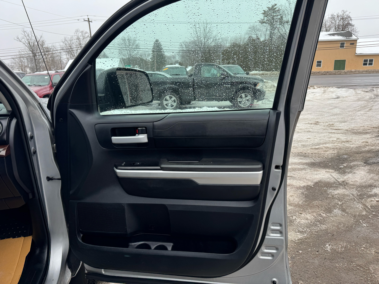 Toyota Tundra 4WD Truck Double Cab 5.7L V8 6-Spd AT LTD (Natl) 2014