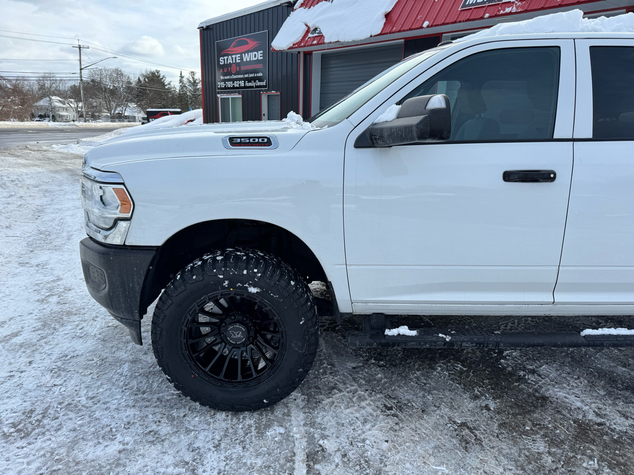 RAM 3500 Tradesman 4x4 Crew Cab 8' Box 2022