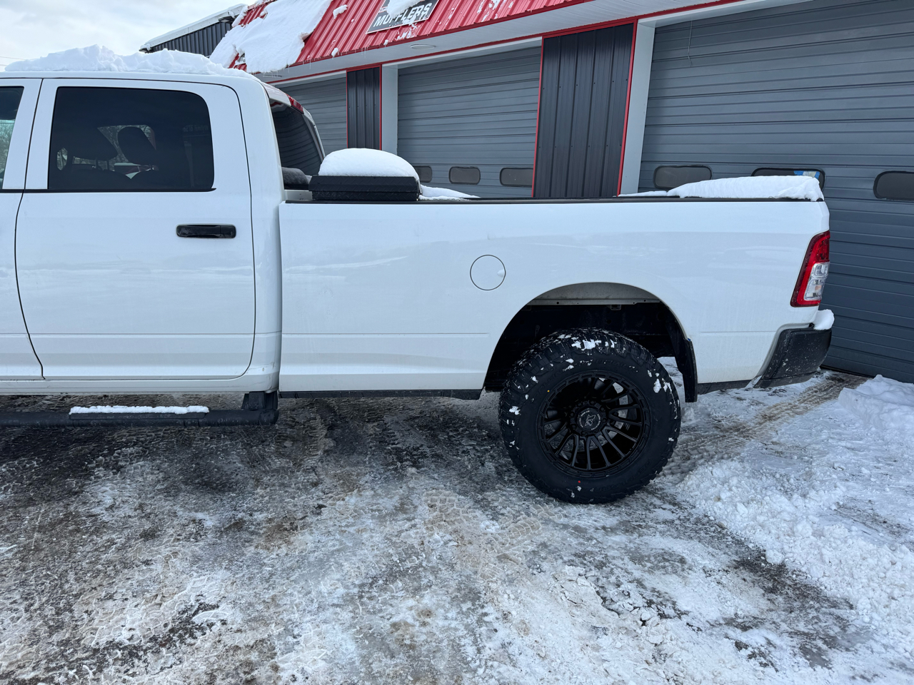 RAM 3500 Tradesman 4x4 Crew Cab 8' Box 2022