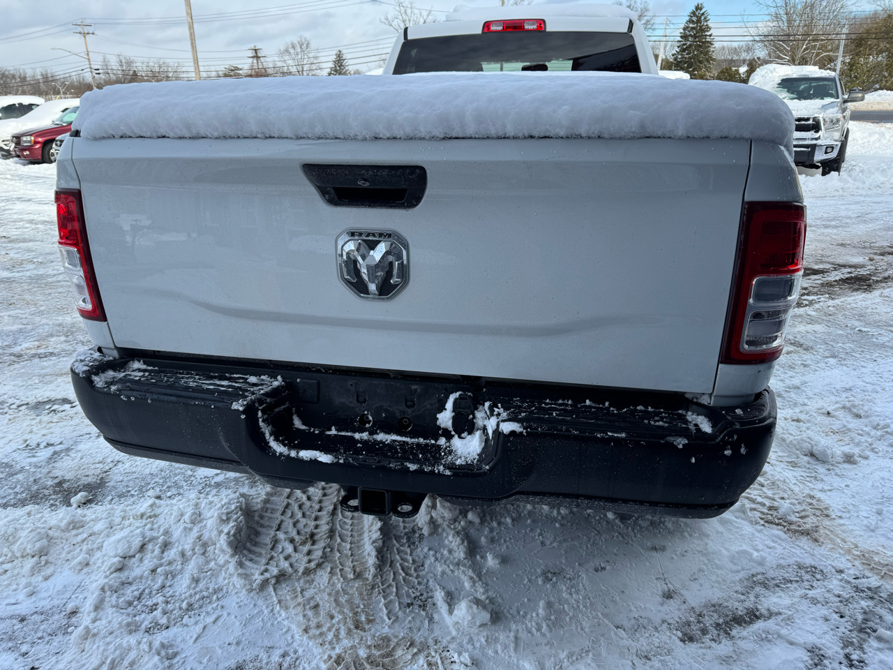 RAM 3500 Tradesman 4x4 Crew Cab 8' Box 2022