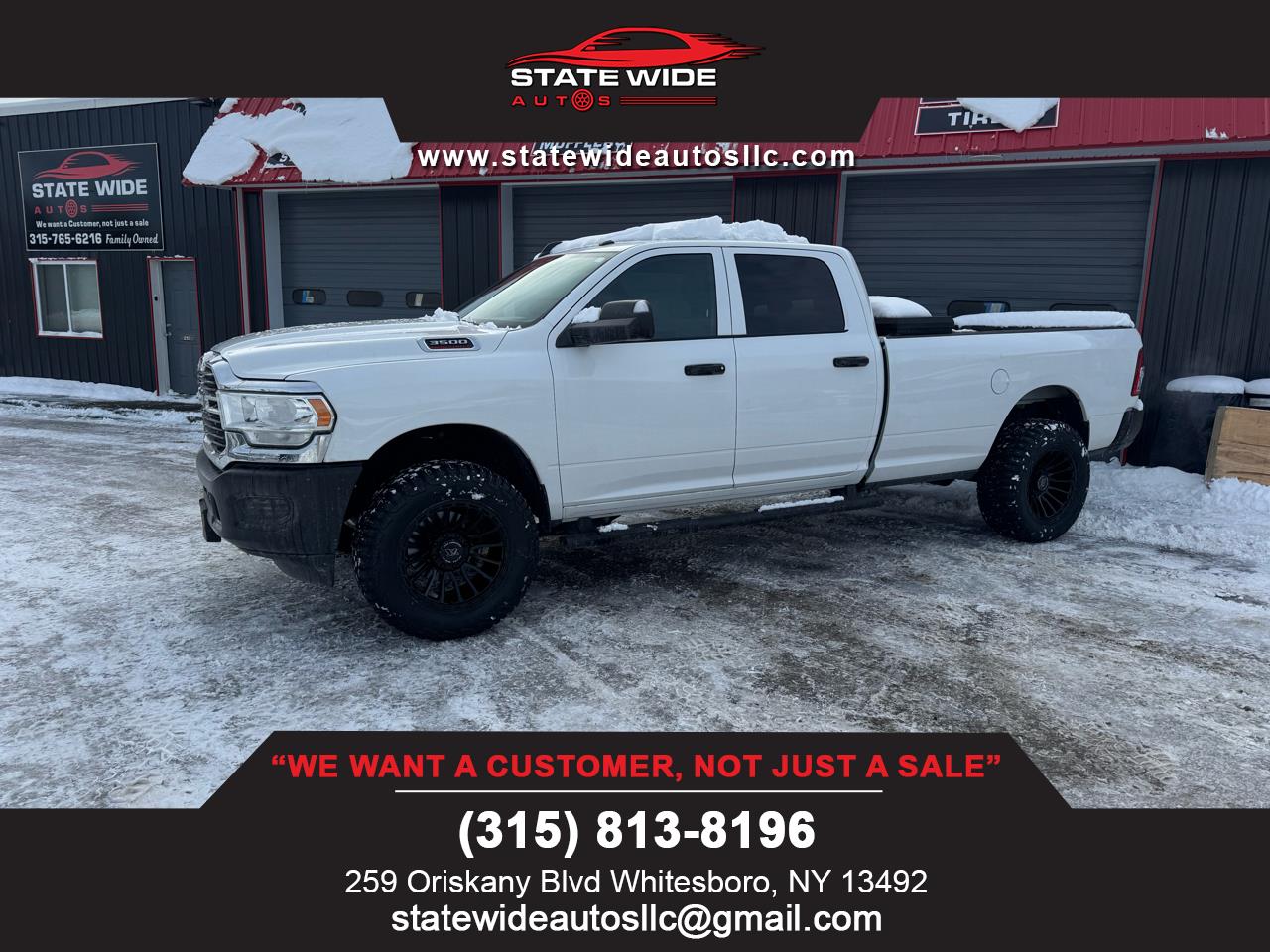 2022 RAM 3500 Tradesman 4x4 Crew Cab 8' Box