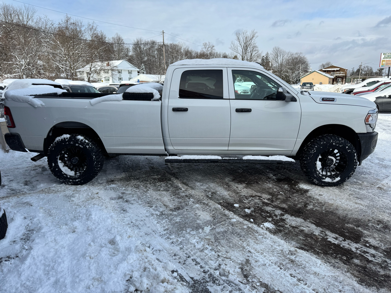 RAM 3500 Tradesman 4x4 Crew Cab 8' Box 2022
