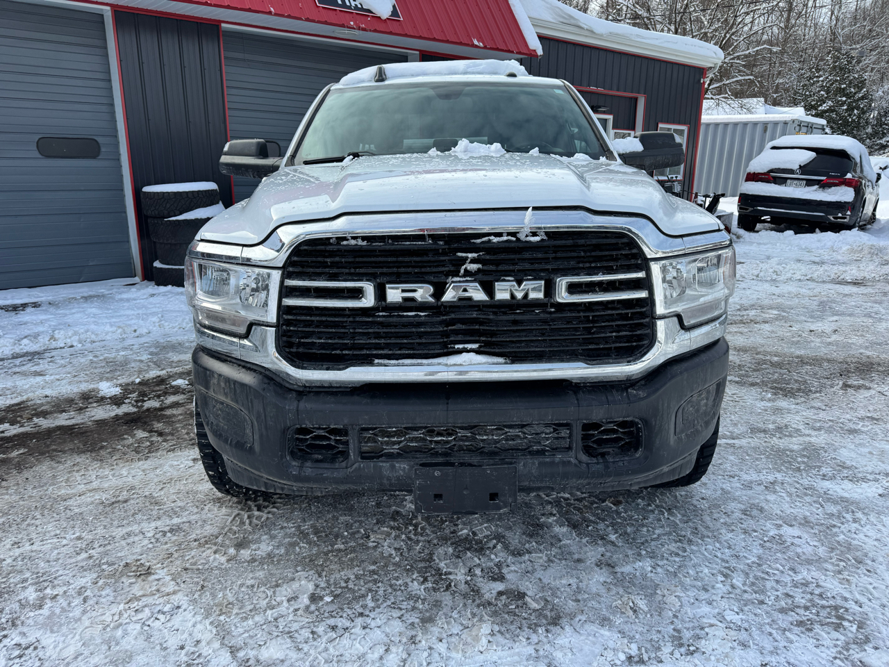 RAM 3500 Tradesman 4x4 Crew Cab 8' Box 2022