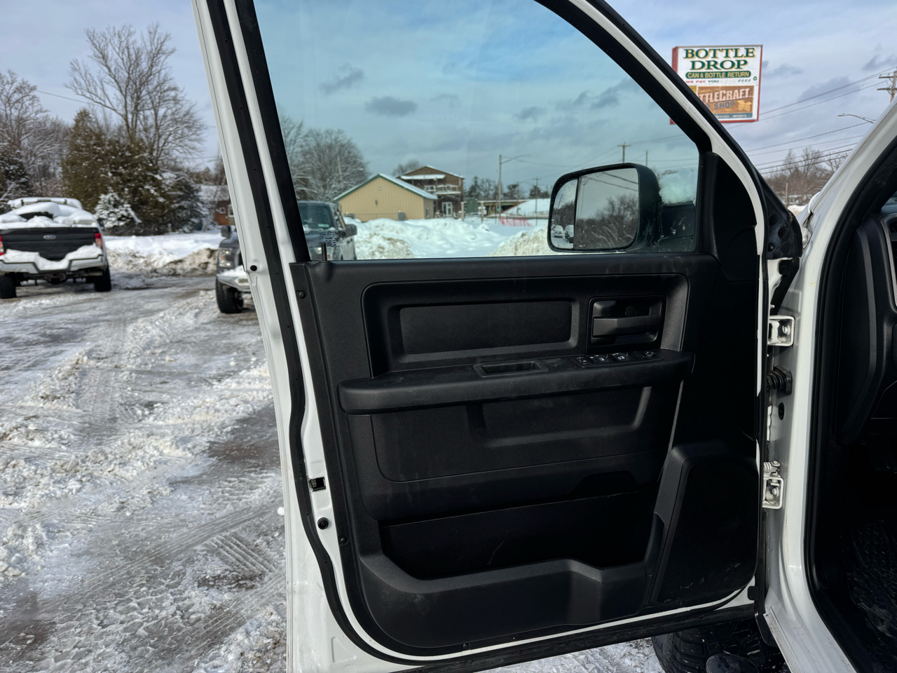 RAM 3500 Tradesman 4x4 Crew Cab 8' Box 2022