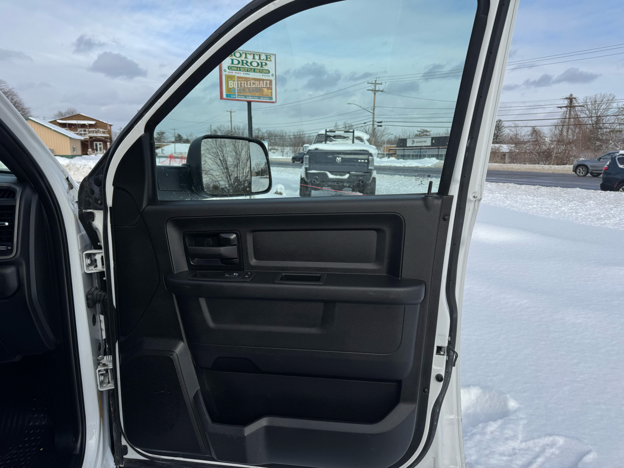 RAM 3500 Tradesman 4x4 Crew Cab 8' Box 2022