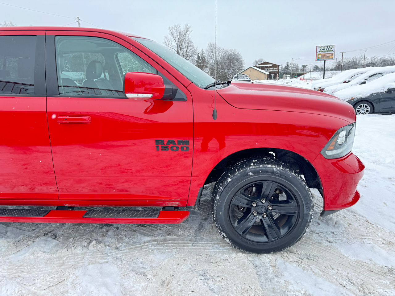 RAM 1500 Night 4x4 Crew Cab 5'7" Box *Ltd Avail* 2018
