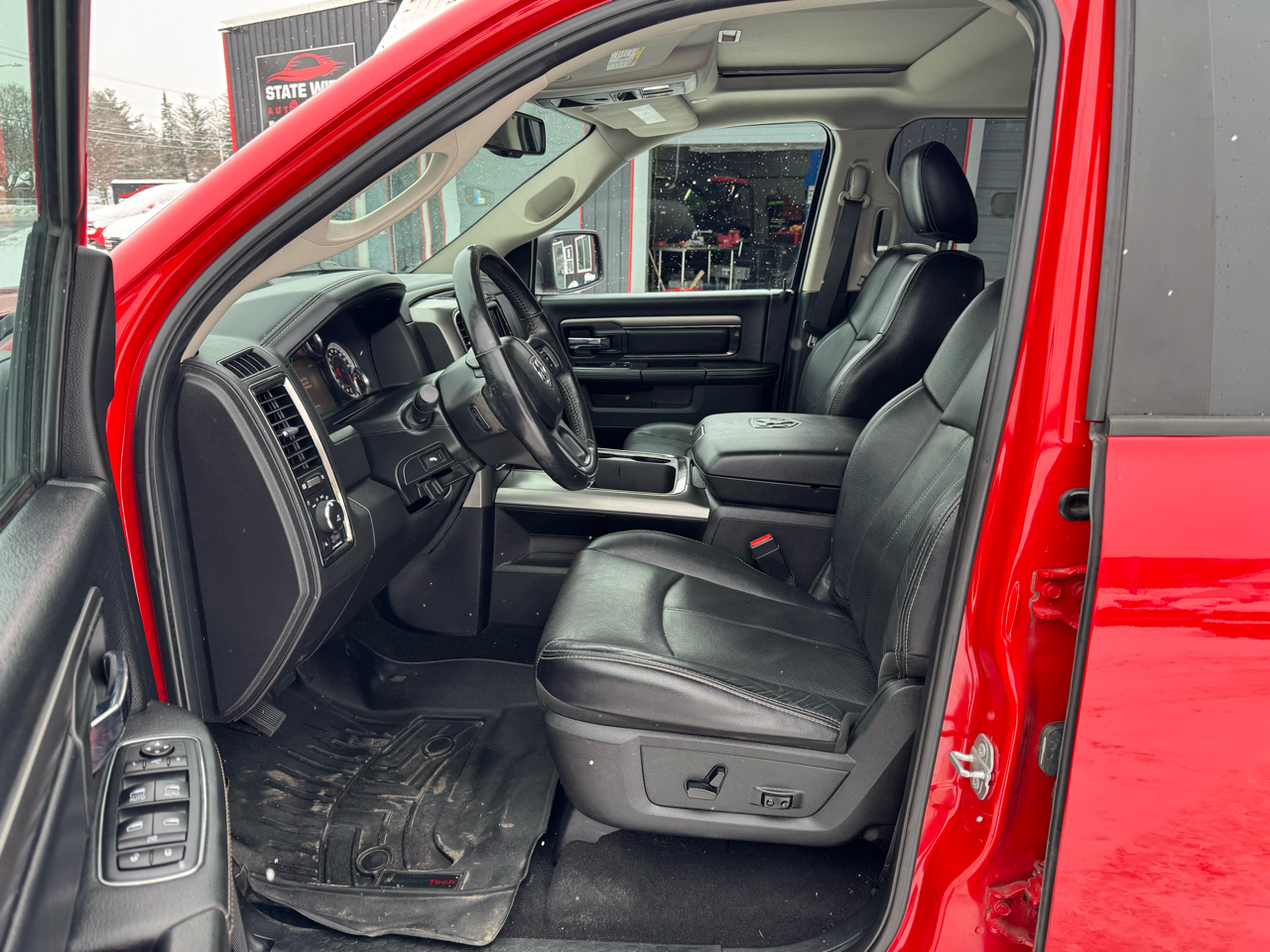 RAM 1500 Night 4x4 Crew Cab 5'7" Box *Ltd Avail* 2018