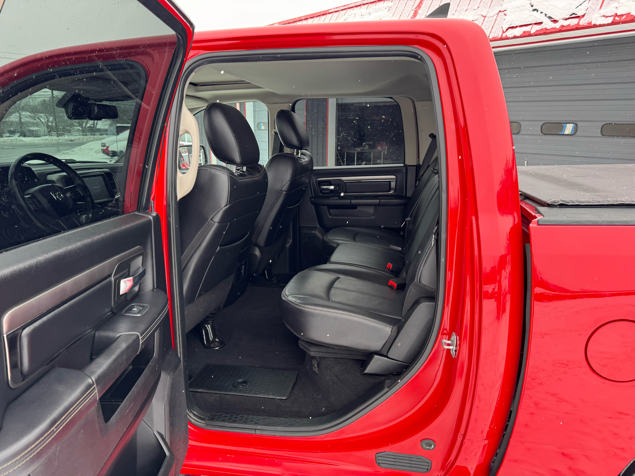 RAM 1500 Night 4x4 Crew Cab 5'7" Box *Ltd Avail* 2018