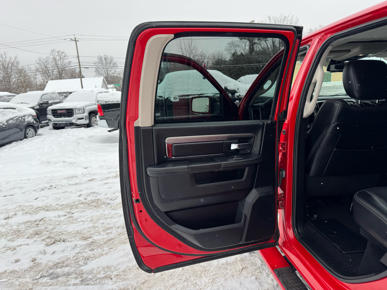 RAM 1500 Night 4x4 Crew Cab 5'7" Box *Ltd Avail* 2018