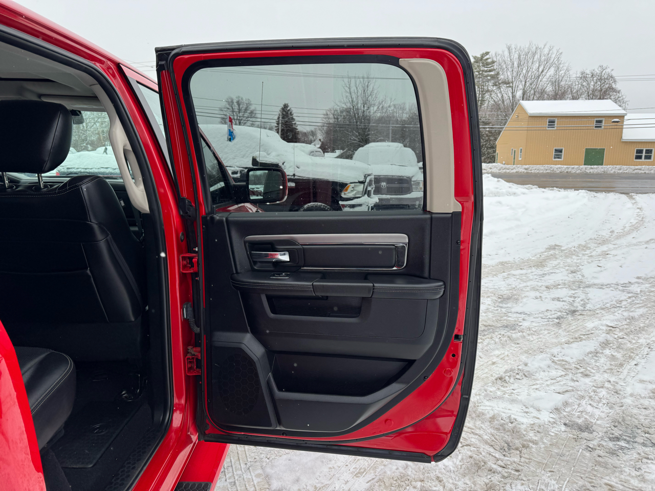 RAM 1500 Night 4x4 Crew Cab 5'7" Box *Ltd Avail* 2018