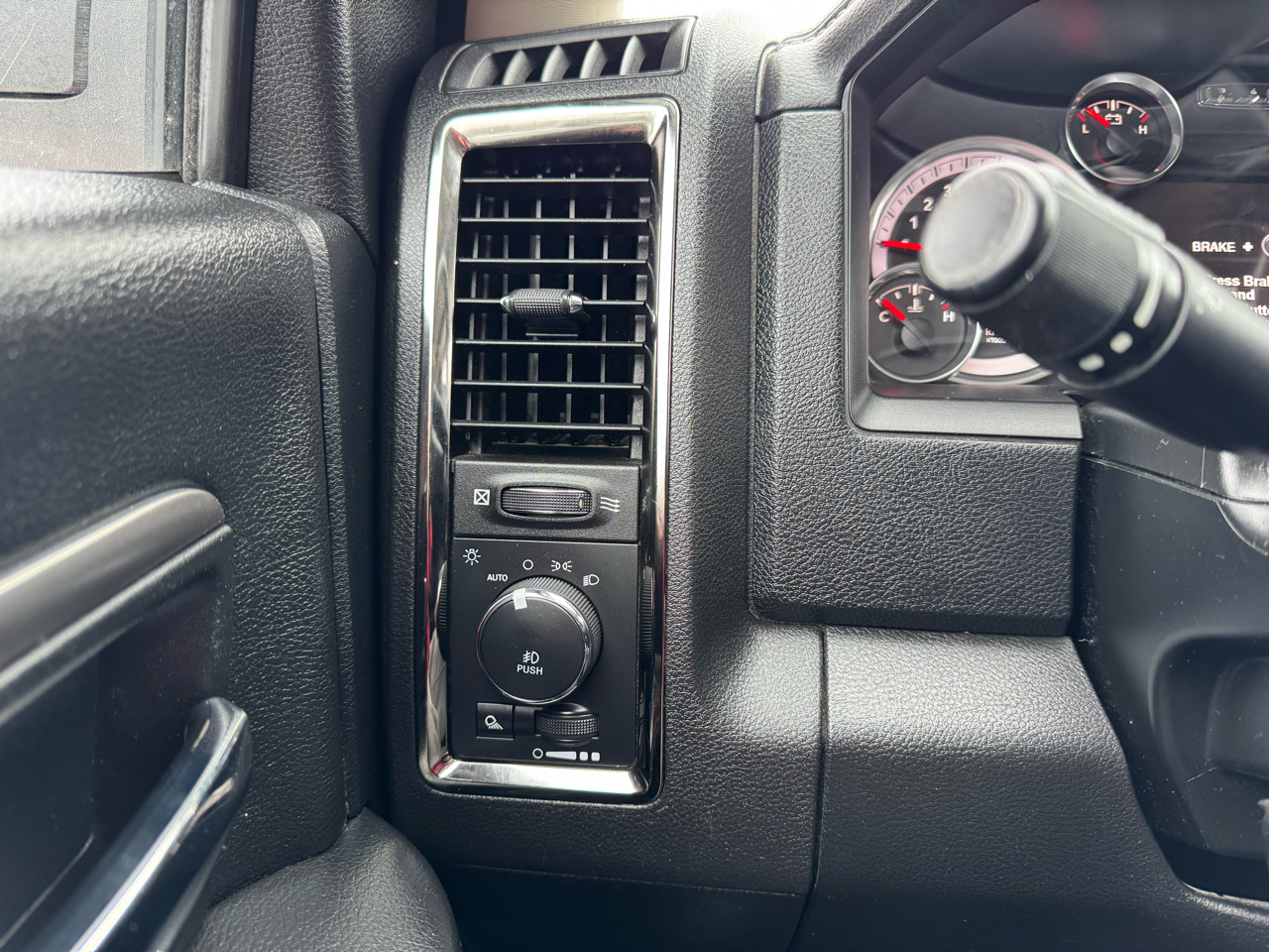 RAM 1500 Night 4x4 Crew Cab 5'7" Box *Ltd Avail* 2018