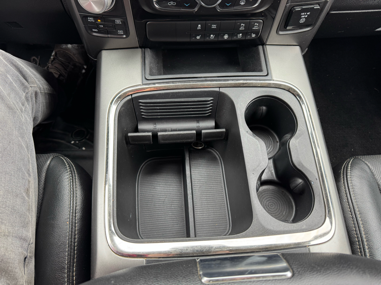 RAM 1500 Night 4x4 Crew Cab 5'7" Box *Ltd Avail* 2018