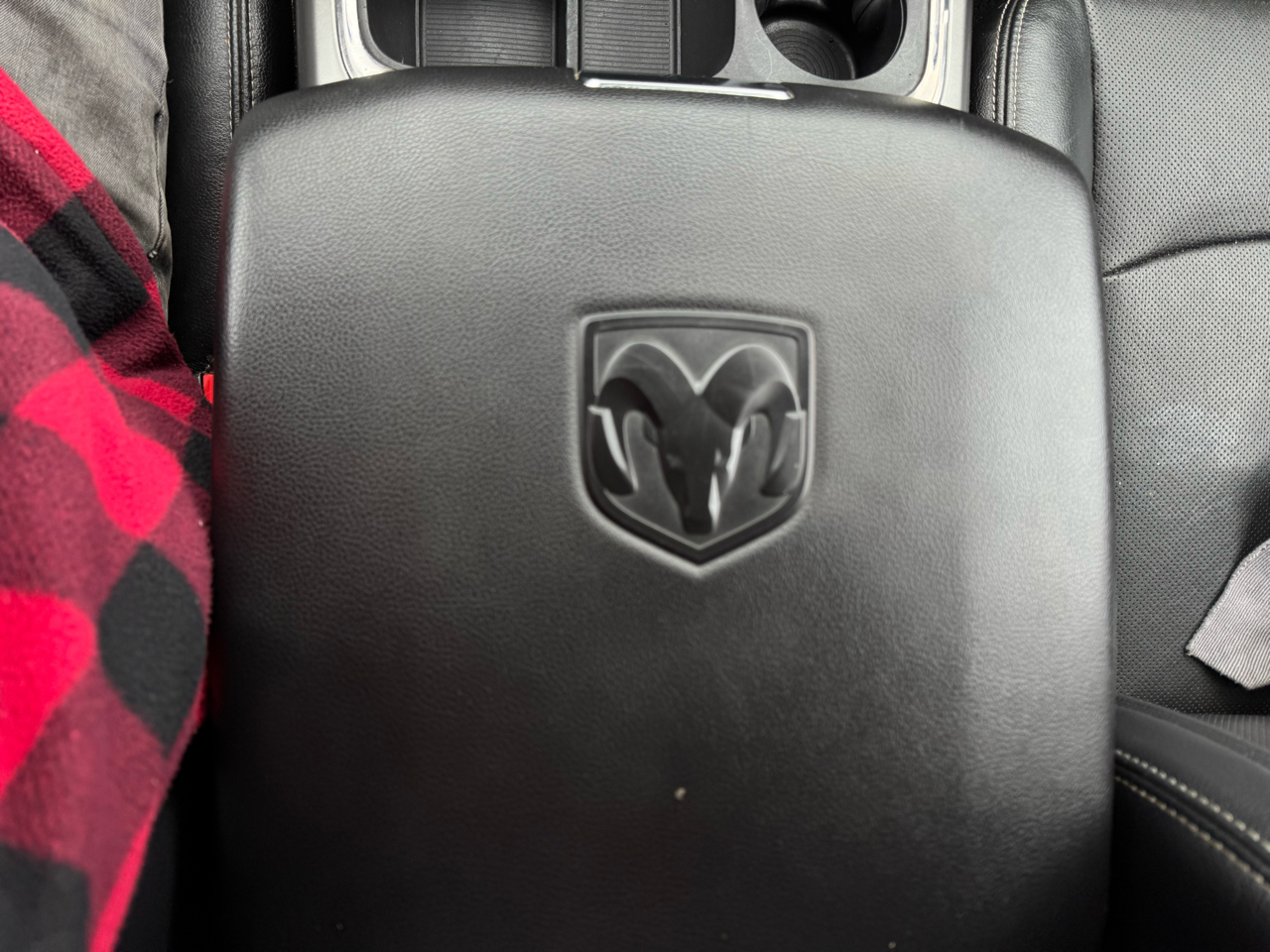 RAM 1500 Night 4x4 Crew Cab 5'7" Box *Ltd Avail* 2018