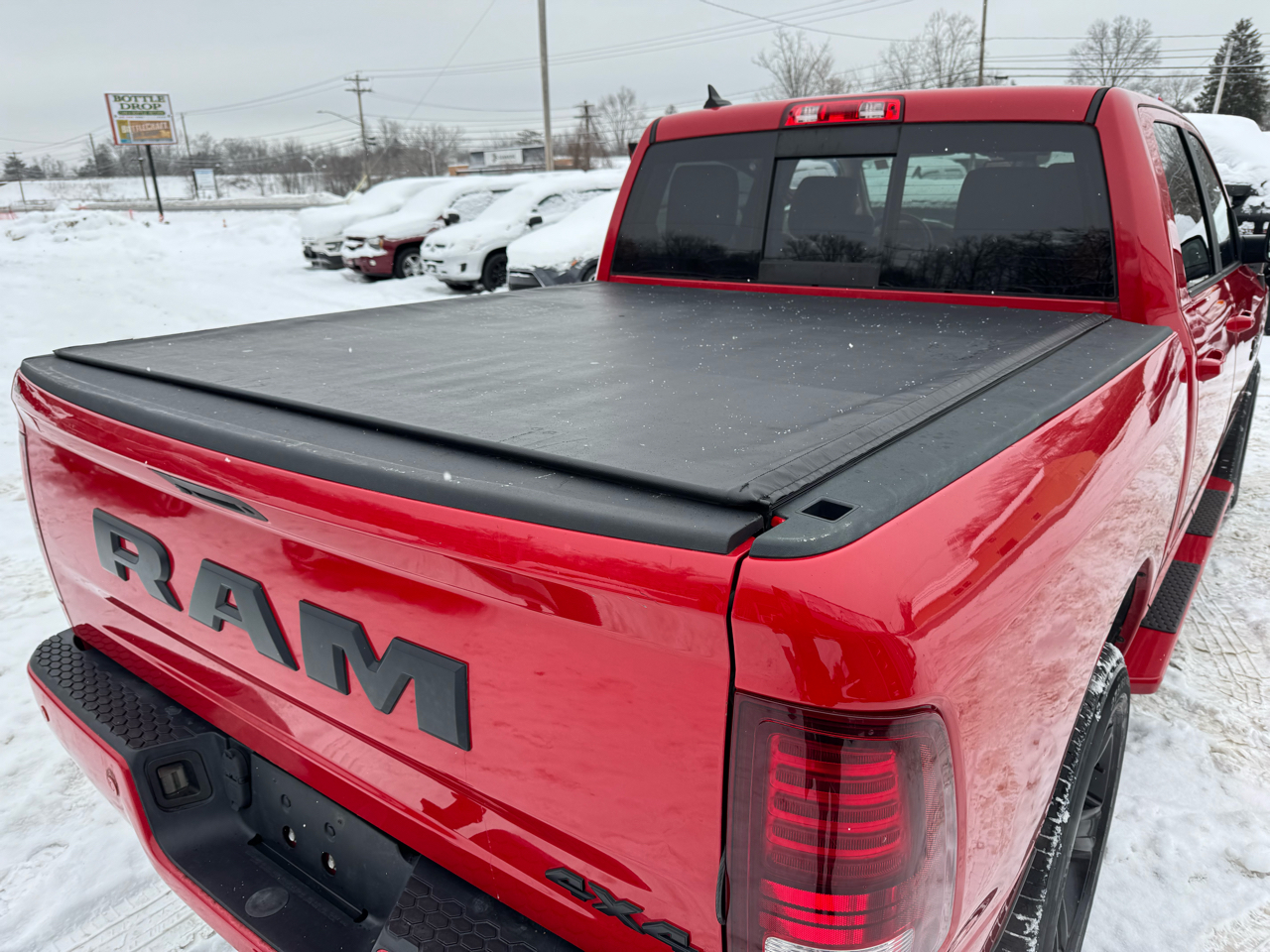 RAM 1500 Night 4x4 Crew Cab 5'7" Box *Ltd Avail* 2018
