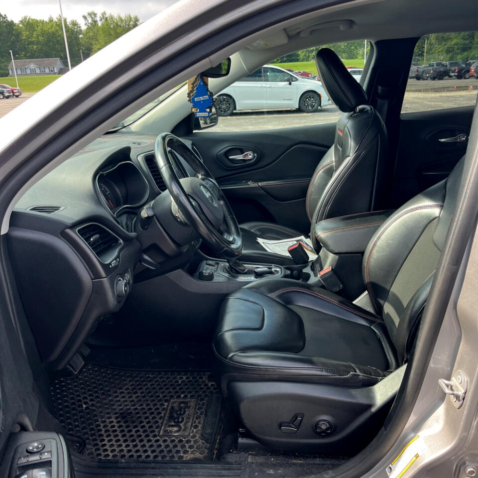 2020 Jeep Cherokee Trailhawk photo 4