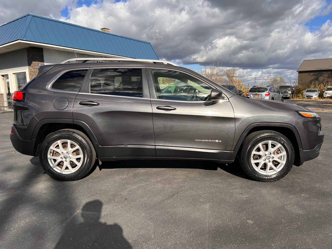 Jeep Cherokee 4WD 4dr Latitude 2016 Jeep Cherokee 4WD 4dr Latitude 2016