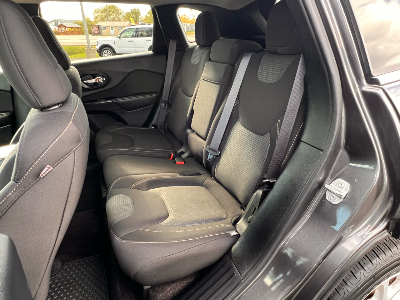 Jeep Cherokee 4WD 4dr Latitude 2016 Jeep Cherokee 4WD 4dr Latitude 2016