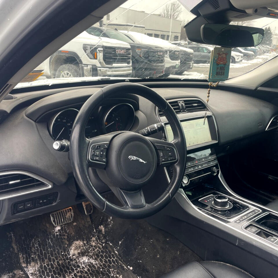 Jaguar XE 25t Premium AWD 2019