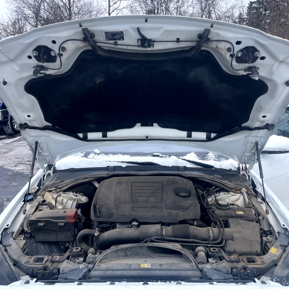 Jaguar XE 25t Premium AWD 2019