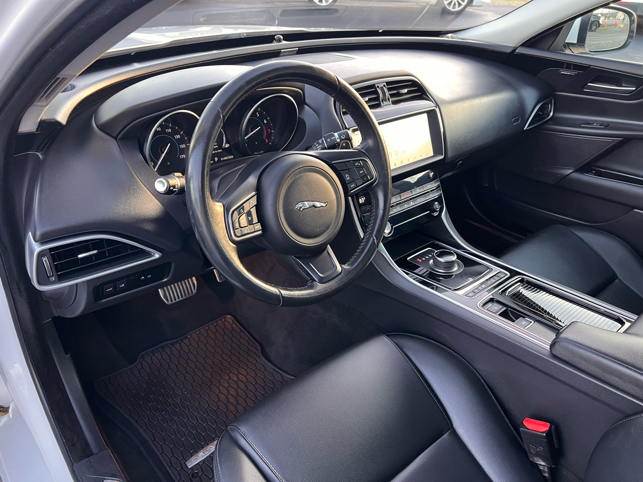 Jaguar XE 25t Premium AWD 2019