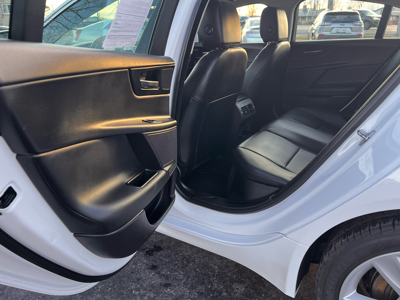 Jaguar XE 25t Premium AWD 2019